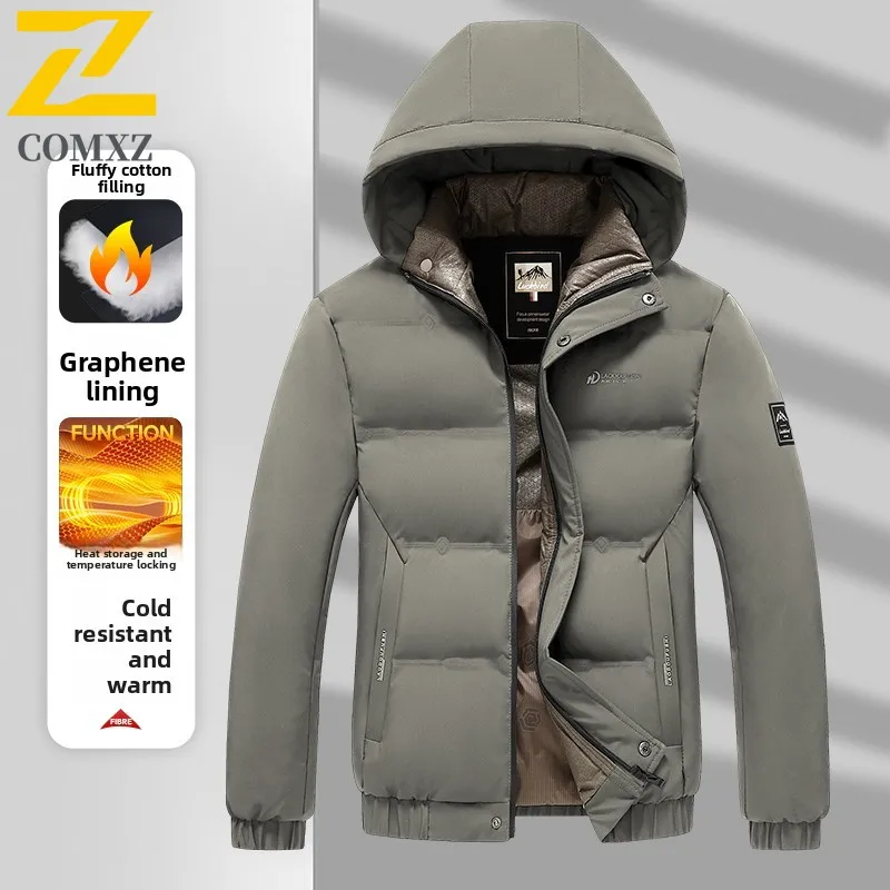 سترة قطن رجالية جديدة لعام 2025 عصرية متعددة الاستخدامات من القطن السميك للحماية من البرد والدفء مع قلنسوة في الهواء الطلق سترة شتوية فضفاضة