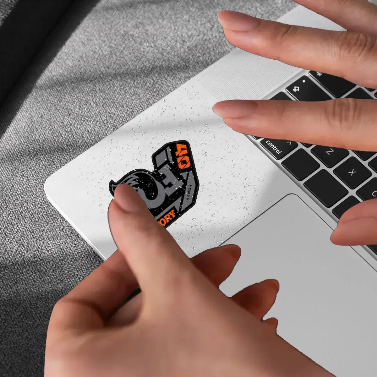 9 قطع من ملصقات Fox 40 للدراجة والسيارة - ملصقات من الفينيل غير اللامع مع شعار Fox الأيقوني (قواطع شوكة الدراجة غير المنتظمة) للجبال،