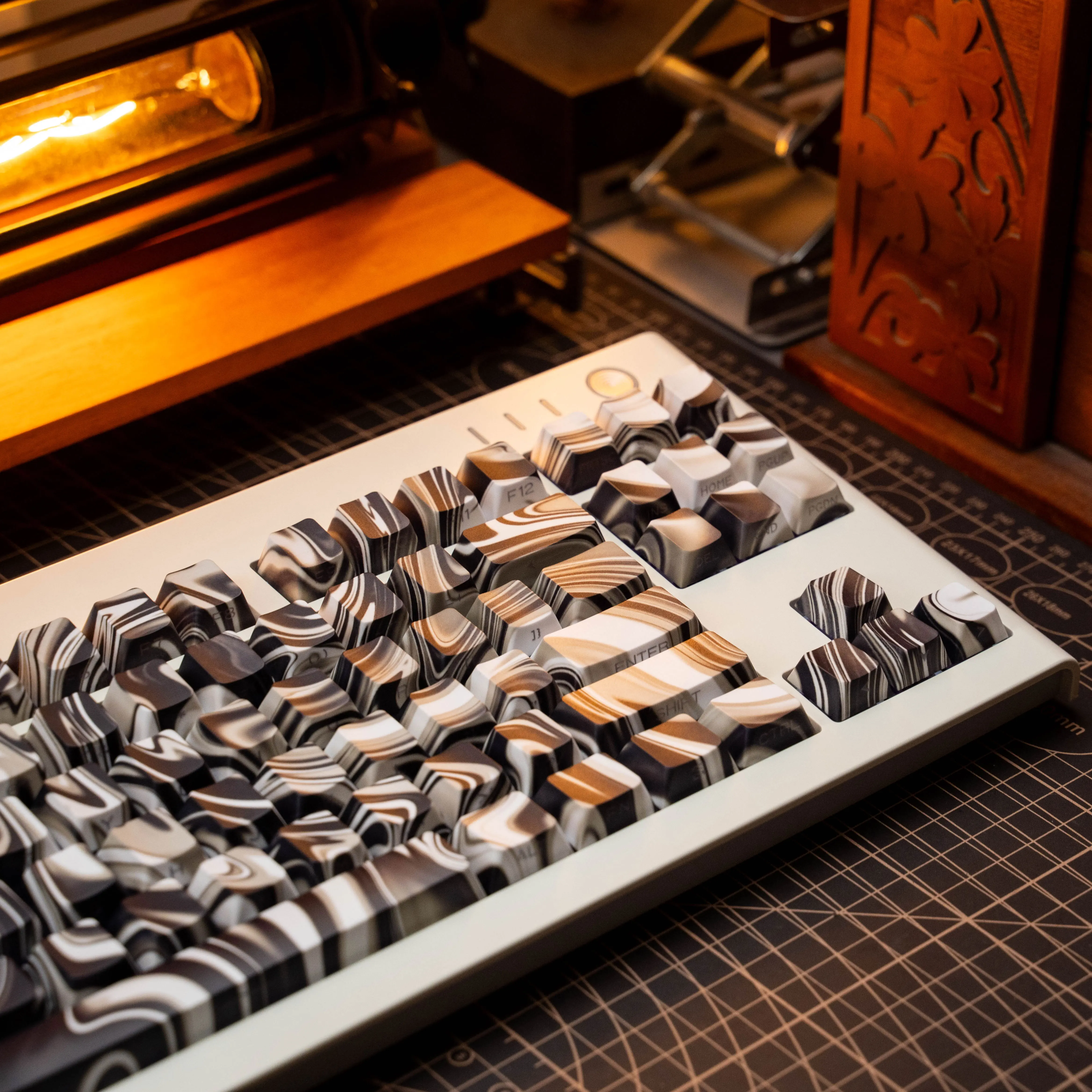 Side-Engraved Translucent Keycaps Cherry Pbt Smudged Retro Chinese Style Keycaps Disordered Theme Customized 120Keys