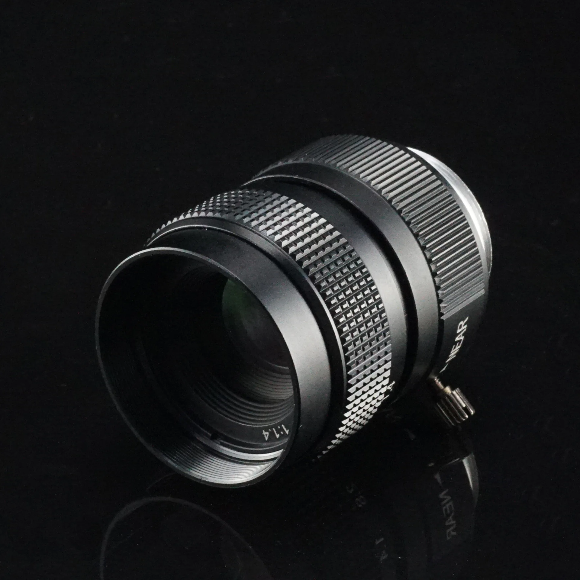 Lensa optik 25mmF1.4C, distors - Cameras ulasan dan harga