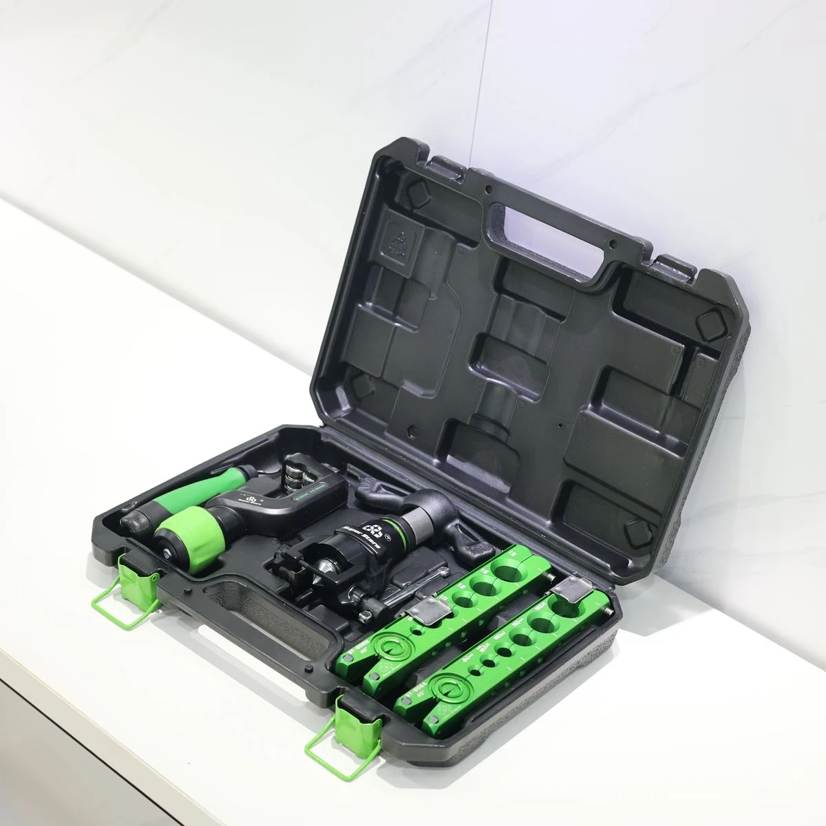 

Copper Tube Flaring Tool Set ST-806FT-L/ST-R806FT-L For Refrigeration With Ratchet Eccentric Design