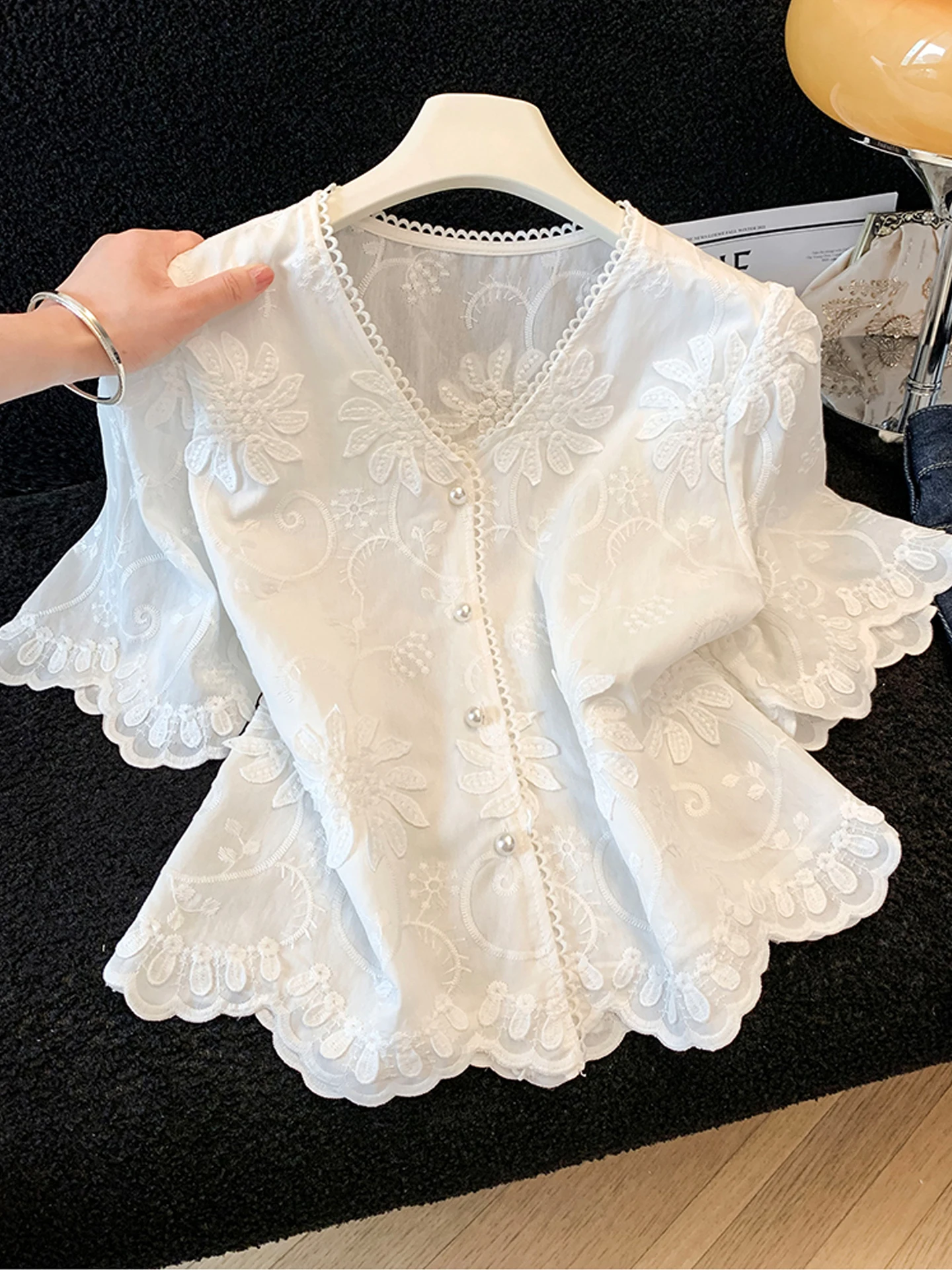 

Elegant Embroidered Short Sleeve Lace Shirt Women's Summer Unique Beautiful Stand-alone Top High-End Feeling Lace Blouse