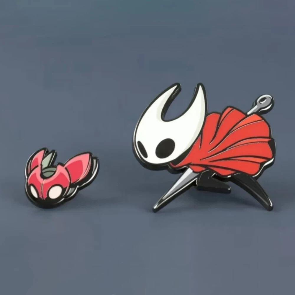 لعبة هولو نايت: Silksong الدبور Cospaly شارة دبابيس معدنية الكرتون الشكل دبابيس ظهره الديكور للجنسين تجهيزات حفلة الهالوين