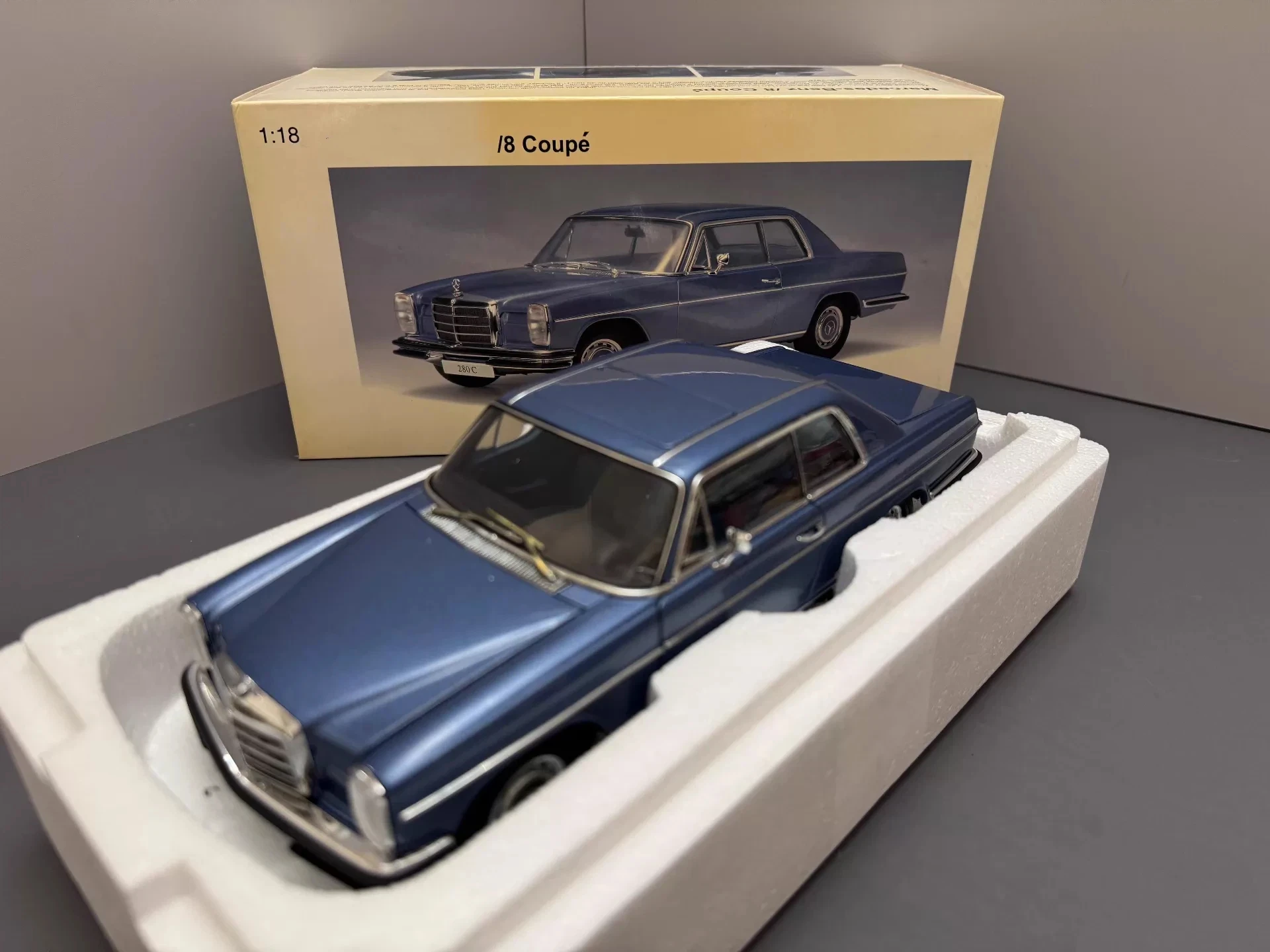 Autoart 1:18 280C /8 Coupe Blue Simulation Limited Edition All Open Alloy Metal Static Car Model Toy Gift