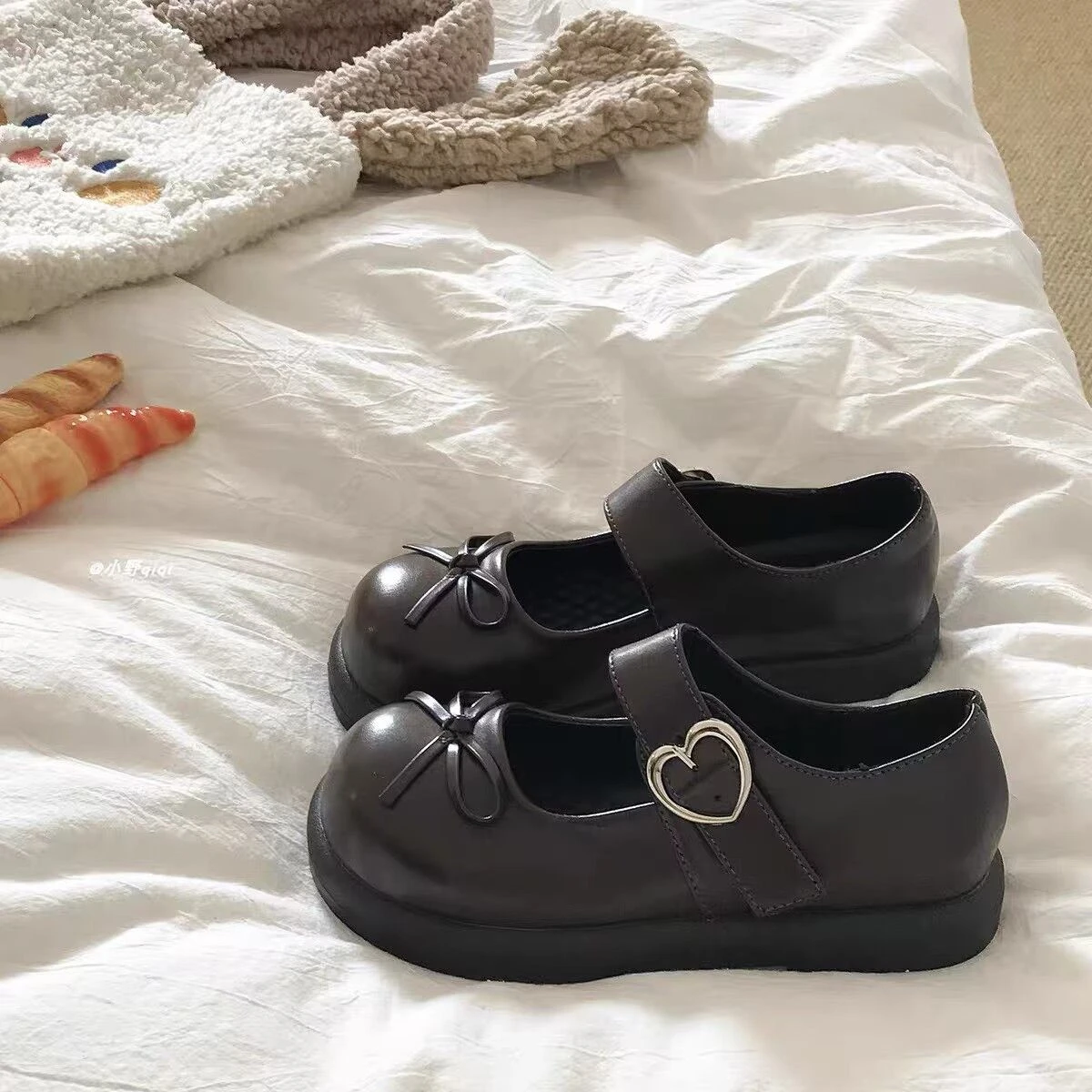 Süße Kawaii Lolita Mary Janes JK Schuhe Damen Kunstleder Kleine Schleife Herz Metallschnalle Flache Schuhe Studentinnen Flache Uniformschuhe – Detail 15