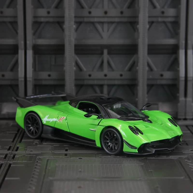 modelo-de-supercarro-pagani-huaya-r-em-liga-metalica-escala-1-32-com-duas-portas-que-podem-ser-abertas-com-funcoes-de-som-e-iluminacao