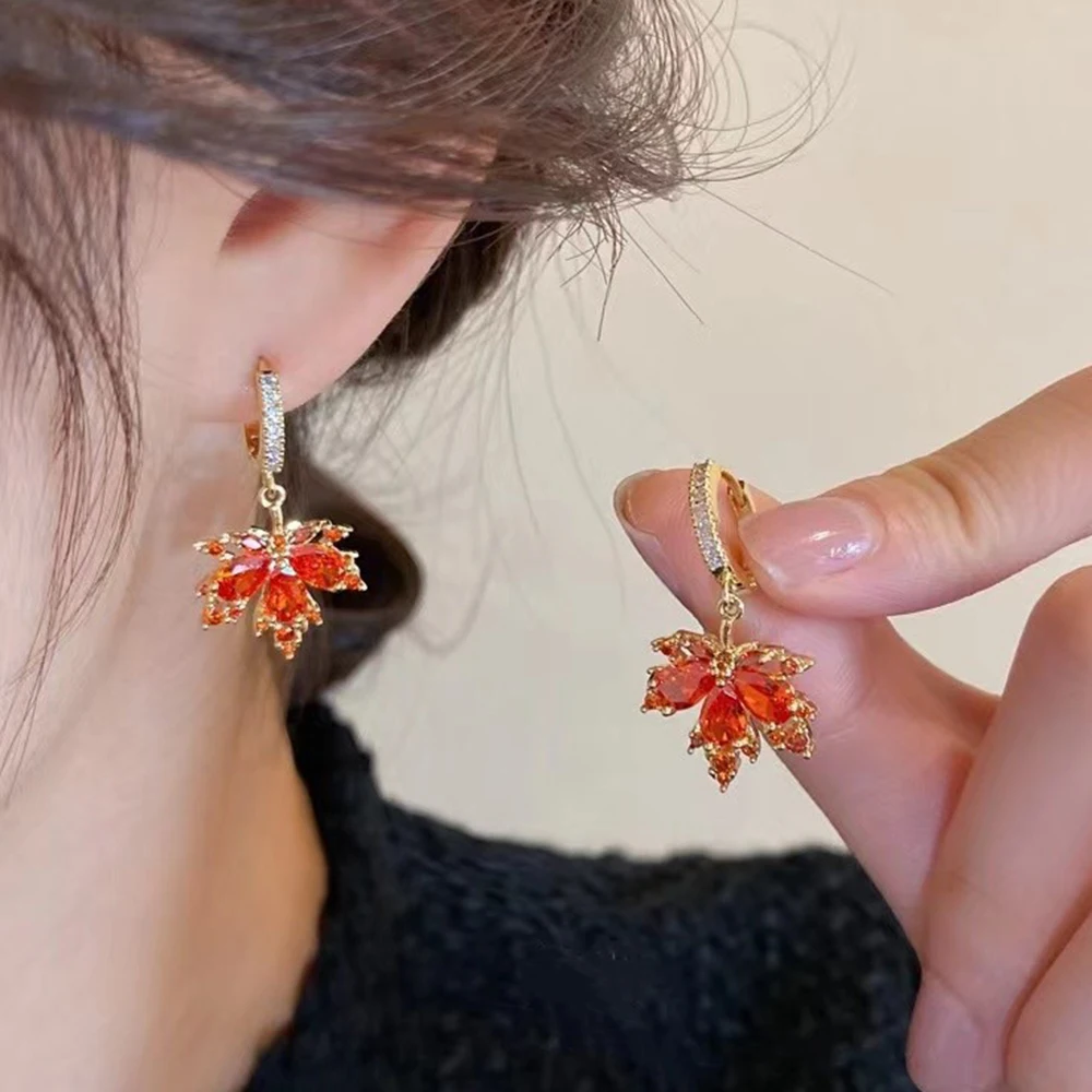 

Autumn Red Maple Leaf Hoop Earrings Dangle Inlaid Zircon Pendant Luxury Fashion Winter Jewelry Design Women Daily Accessory Gift