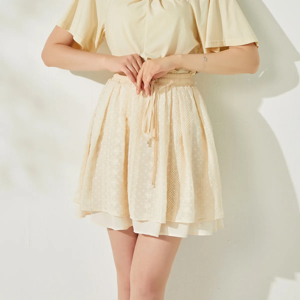 High-waisted loose chiffon skirt for spring and summer, with a simple tie, a slimming skirt for women in summer.