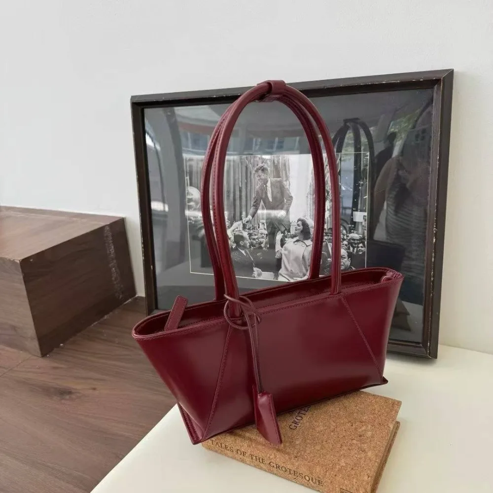 

2026 Summer New Leather Women's Bags, High-end Baguette Fashionable and Versatile Single Shoulder Female Texture Unique Fashion