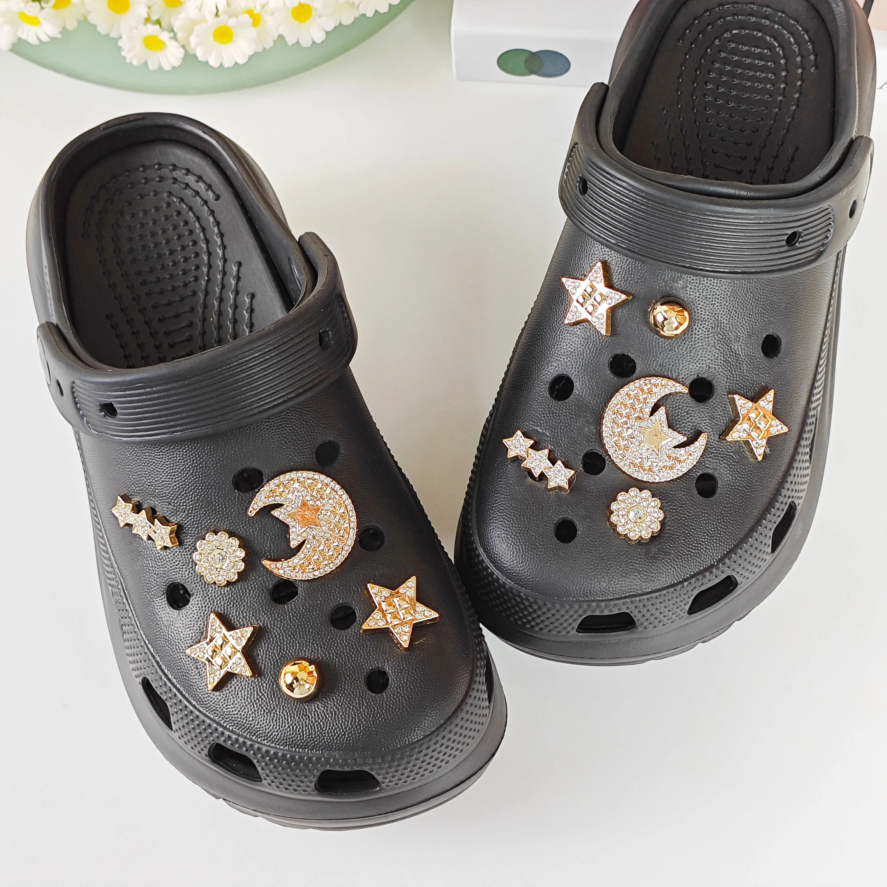 12Pcs DIY Shoe Decoration Charms Shiny Moon, Star, Flower Decorative Buckles Non-Metal Lightweight Material Y2K Fashion Versatile Cute Personalized for Men and Women Suitable for Eva Beach Shoes, Sandals, Removable Shoe Decoration, Holiday Gift