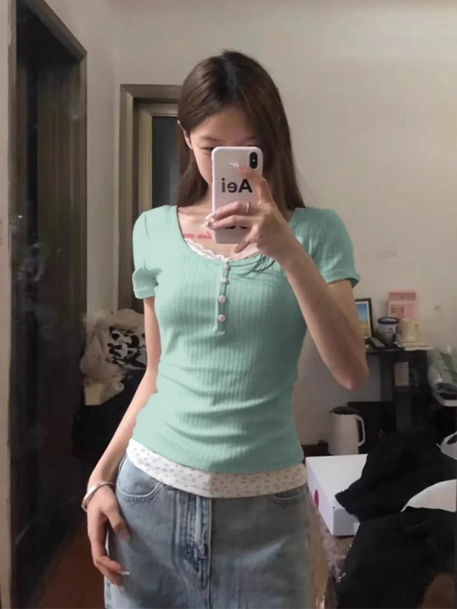 Camiseta Feminina de Verão Minteen com Estampa Floral, Corte Slim, Tamanho Moderno, Pure Desire Mambos Sle Top