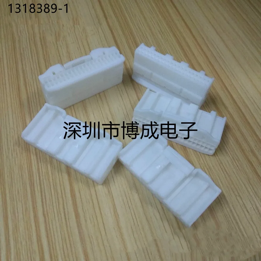 10 piezas   1318389-1 TE/ 40P 2,2mm   Rubber shell