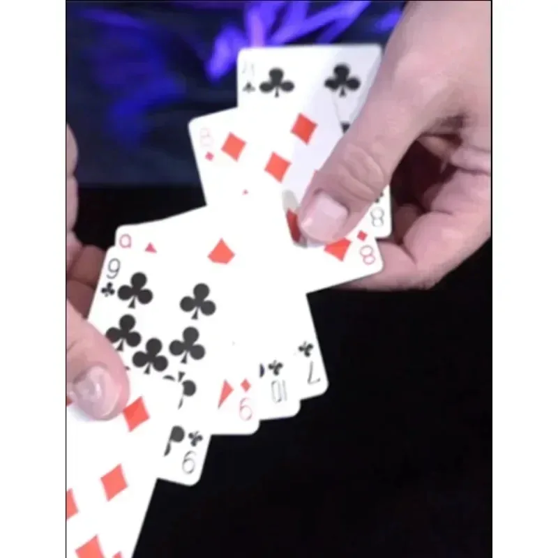 يقدم Quique Marduk غير مرئية مطلق النار المرحلة الخدع السحرية أوهام الحيل Mentalism الدعائم السحرية ماجيكا المهنية