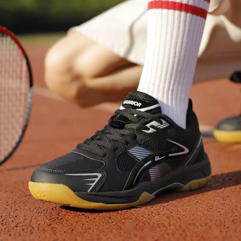 

Hot new lightweight and comfortable professional summer essential training table tennis shoes neutral table tennis shoes