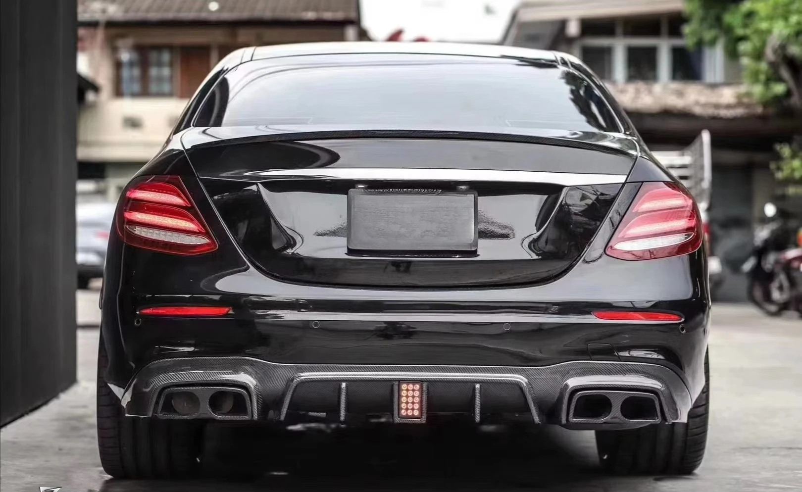 Carbon Fiber Front Bumper Lip Rear Diffuser Spoiler Side Skirts for E Class W213 E200 E300 E320 E63 2017-2019 Body Kits 4