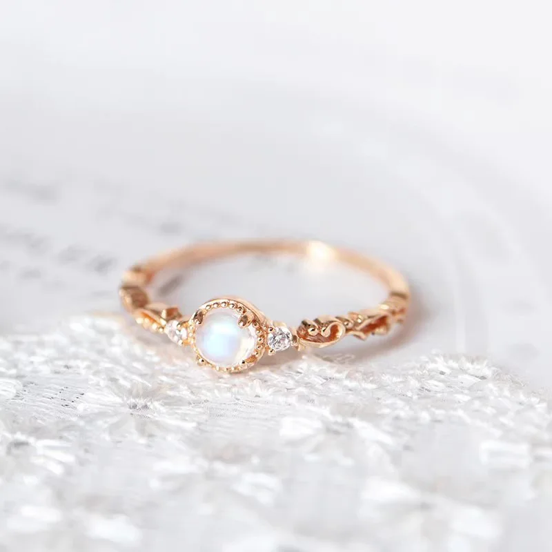 

Small Fresh Moonstone Ring S925 Pure Silver Gold-plated Ring, High-end and Versatile Accessory with Temperament
