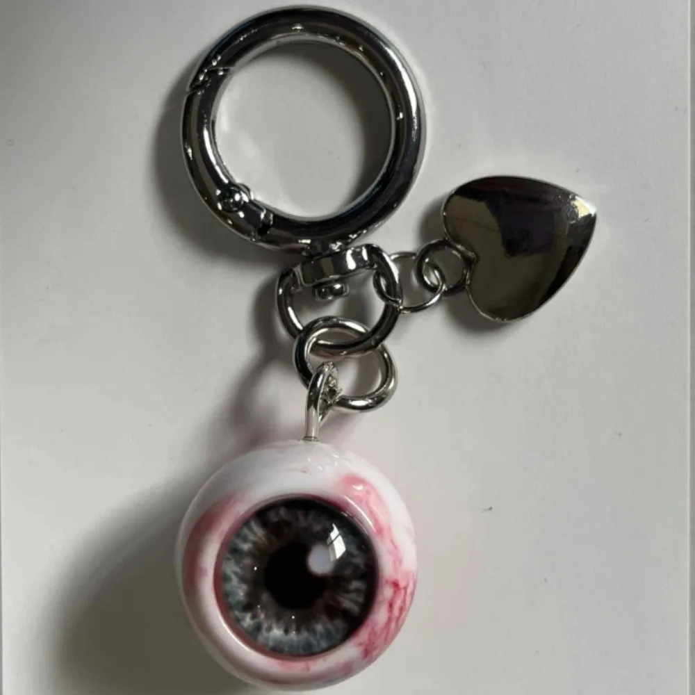 Fashion Funny Demon Eyeball Keychain Resin Gothic Style Bag Pendant Luminous Halloween Theme Car Key Holder Gothic Fashion