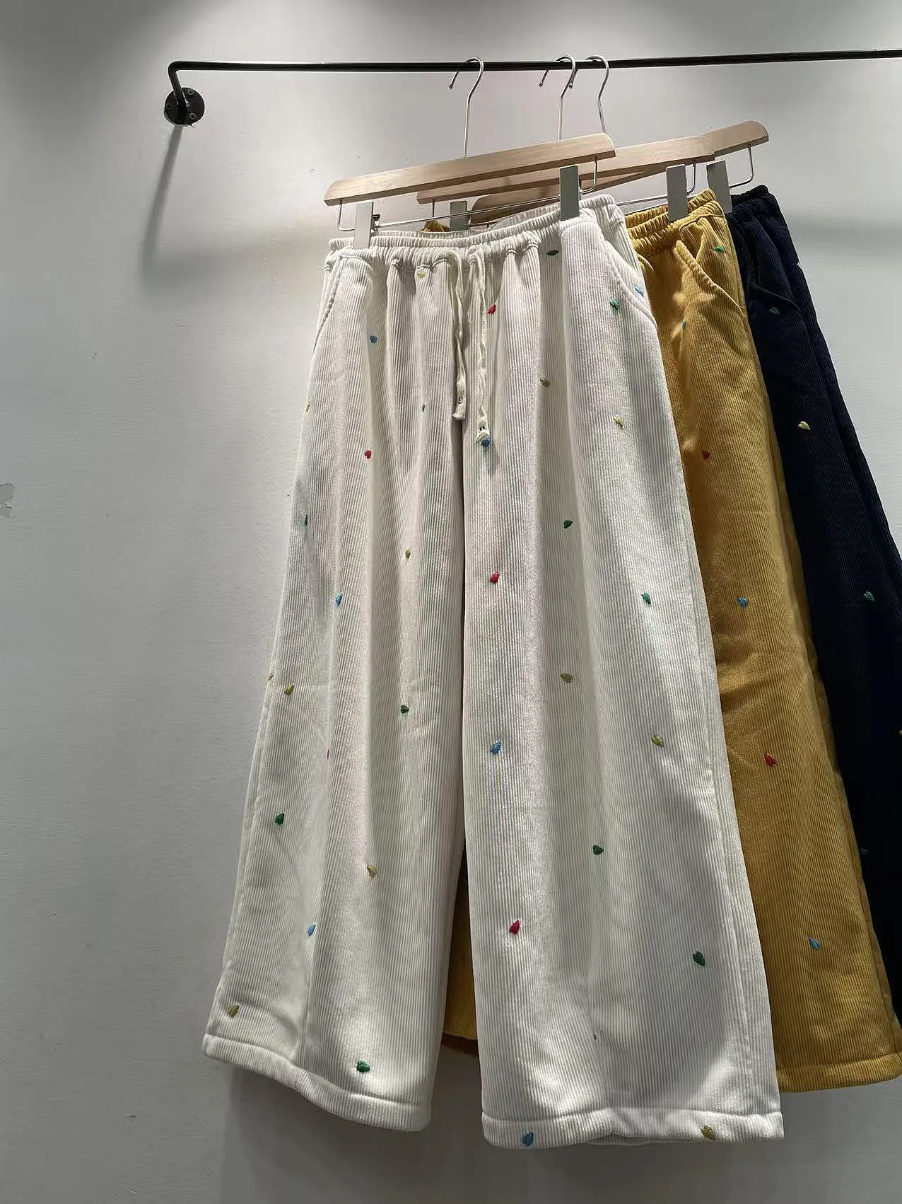 

Winter Women's Wide Leg Pants Embroidered Heart Fce Lined Casual Trousers High Waist Elastic Waist Warm Comfortable