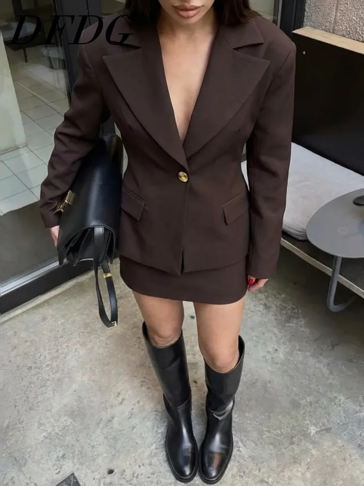 

Женский комплект DFDG: укороченный блейзер с лацканами и мини-юбка, весна-лето, повседневный уличный стиль, модный комплект 2026 года