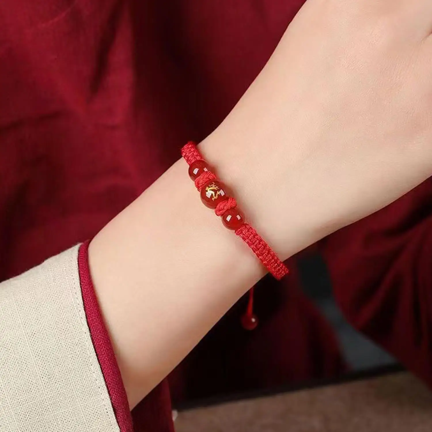 赤いロープビーズの中国の干支ブレスレット,スネークイヤーブレスレット,編みこみのハンドチェーン,ファッションジュエリー,新年の贈り物,2022