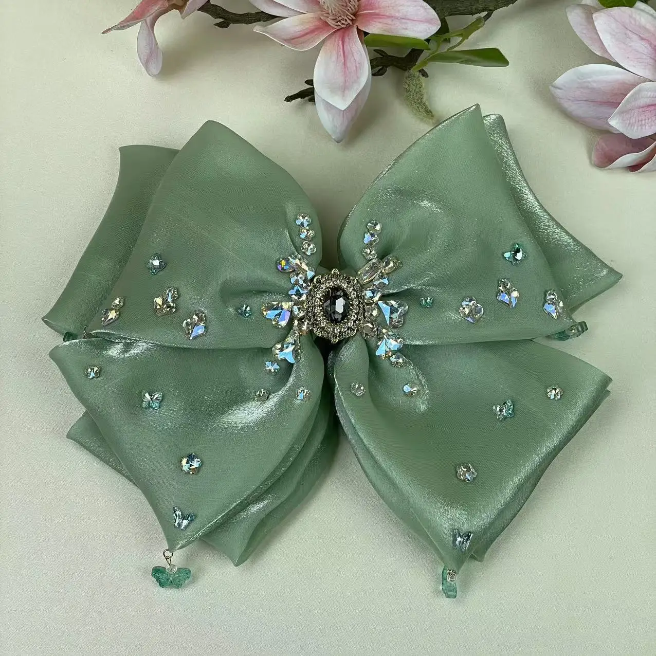 

New Original Plate Design, Large Four-Layer Satin Diamond Bow, Sweet Temperament Spring Clip Hair Accessory