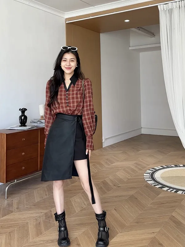 

Платье Zhang a Xing Red id Hong Ge V-ne irt, скрывающее фигуру, с асимметричным дизайном и элементами в стиле Hong Kong Sle Fa...