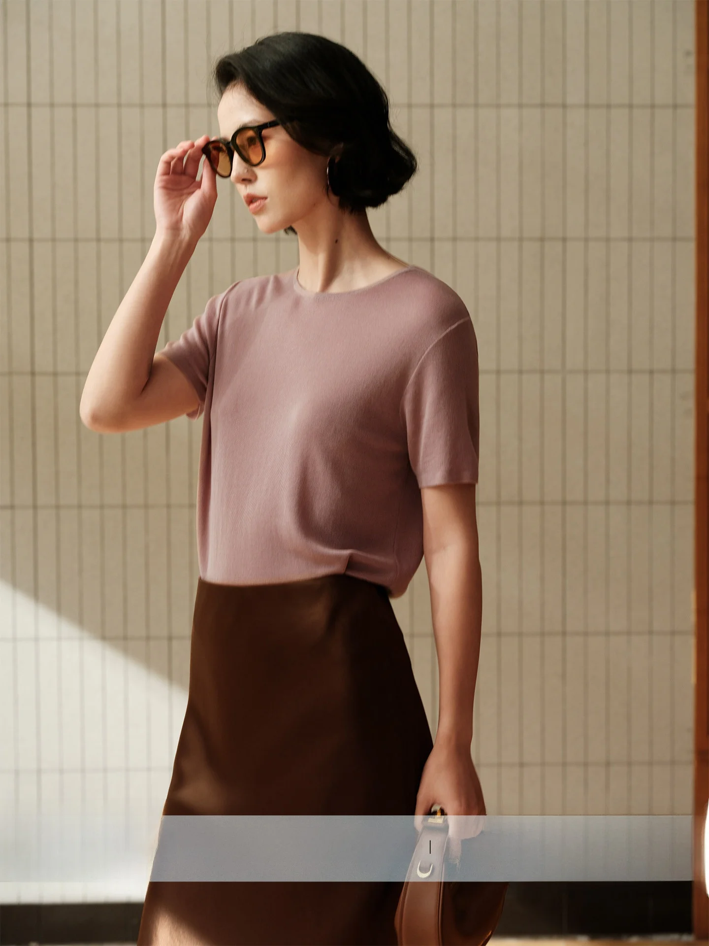 

Chimai Rihua Ice Cool Silk Blend Short Sleeve Knitted T Pure Color Casual Loose Fit round Neck Top for Women Acetate Lyocell ...