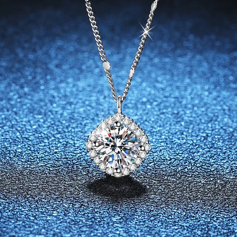 18K Gold Set with Diamonds PT950 Platinum Necklace, Elegant Square Bag Pendant, 1-carat D-color Moissanite Collarbone Chain