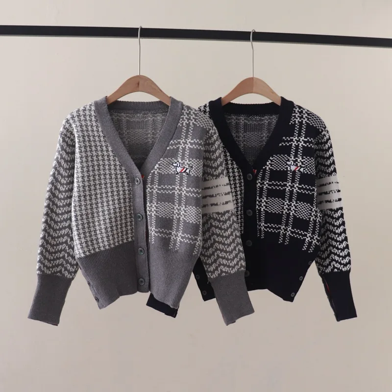 

Autumn and WintertbStriped Four Bars Irregular PlaidVCollar Puppy Embroidered Long-Sleeved Knitted Cardigan Sweater Coat