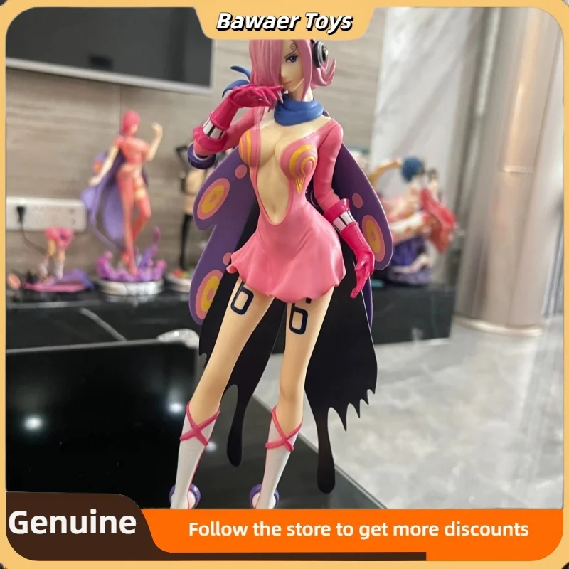 La statuetta monopezzo di Bandai Eyewear brilla con ciondolo. Nami Boa Hancock Robin Anime Personaggio Action Figure Modello Ornamento Regalo