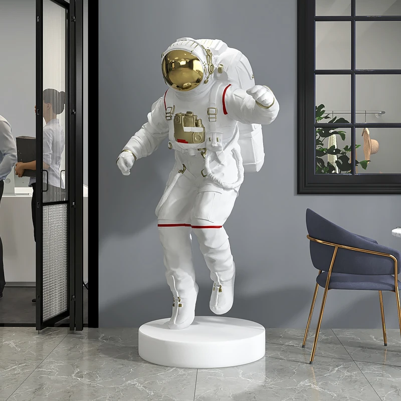 Internet celebrity astronaut sculpture office, living room, welcome shop, floor decoration, large hotel lobby