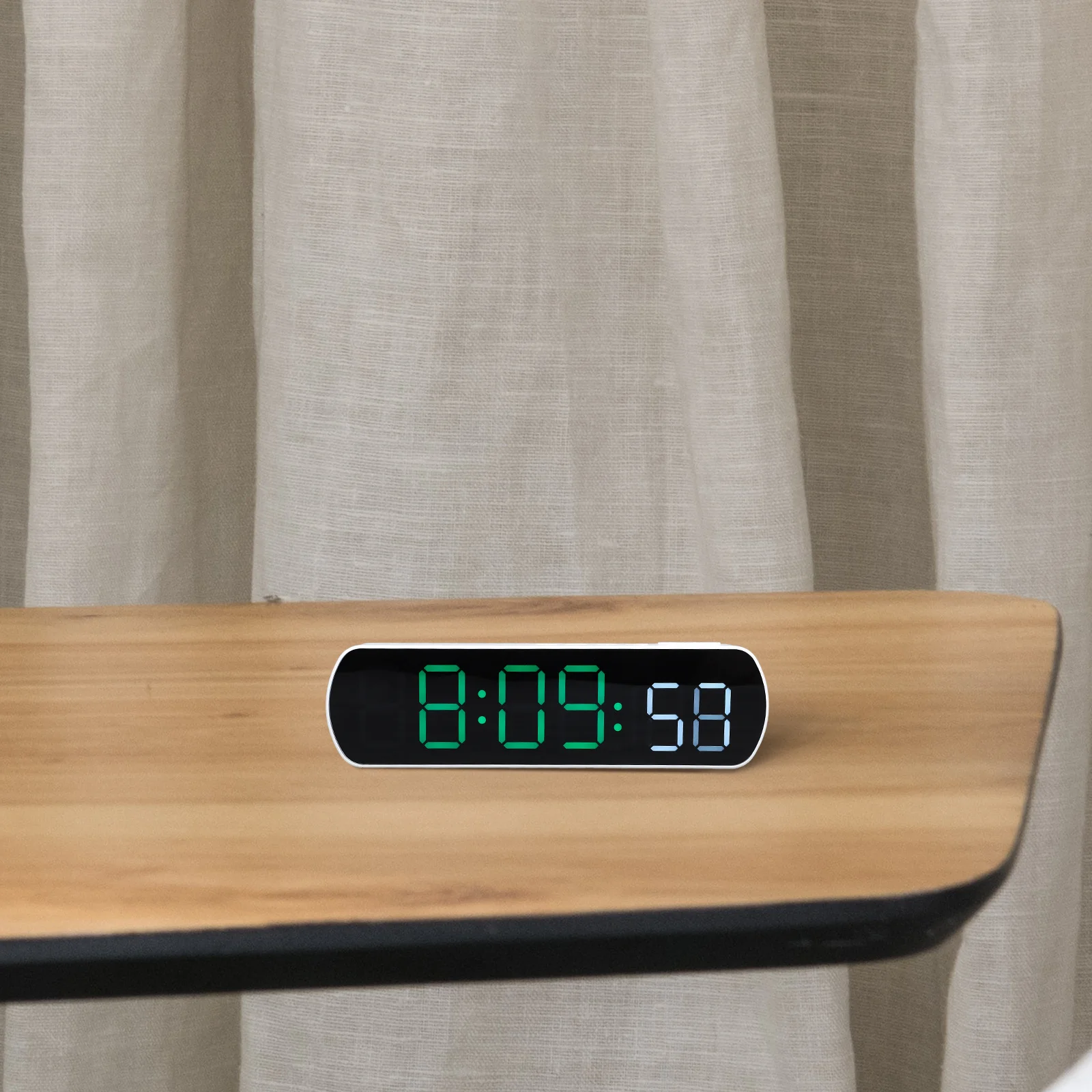 

Digital Alarm Clock Plastic Small Size LED Display Countdown Bedroom Table Clock Operated Loud Alarm for Office