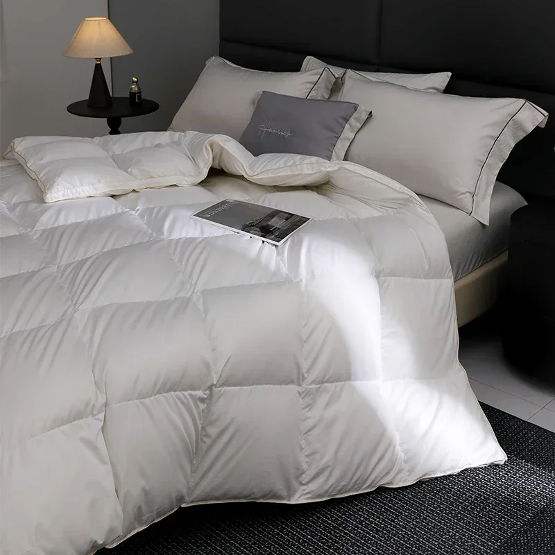 Hypoallergenic Winter Down Comforter: 95% Siberian Goose Down, 1000 Cleanliness, Tight-Woven Shell