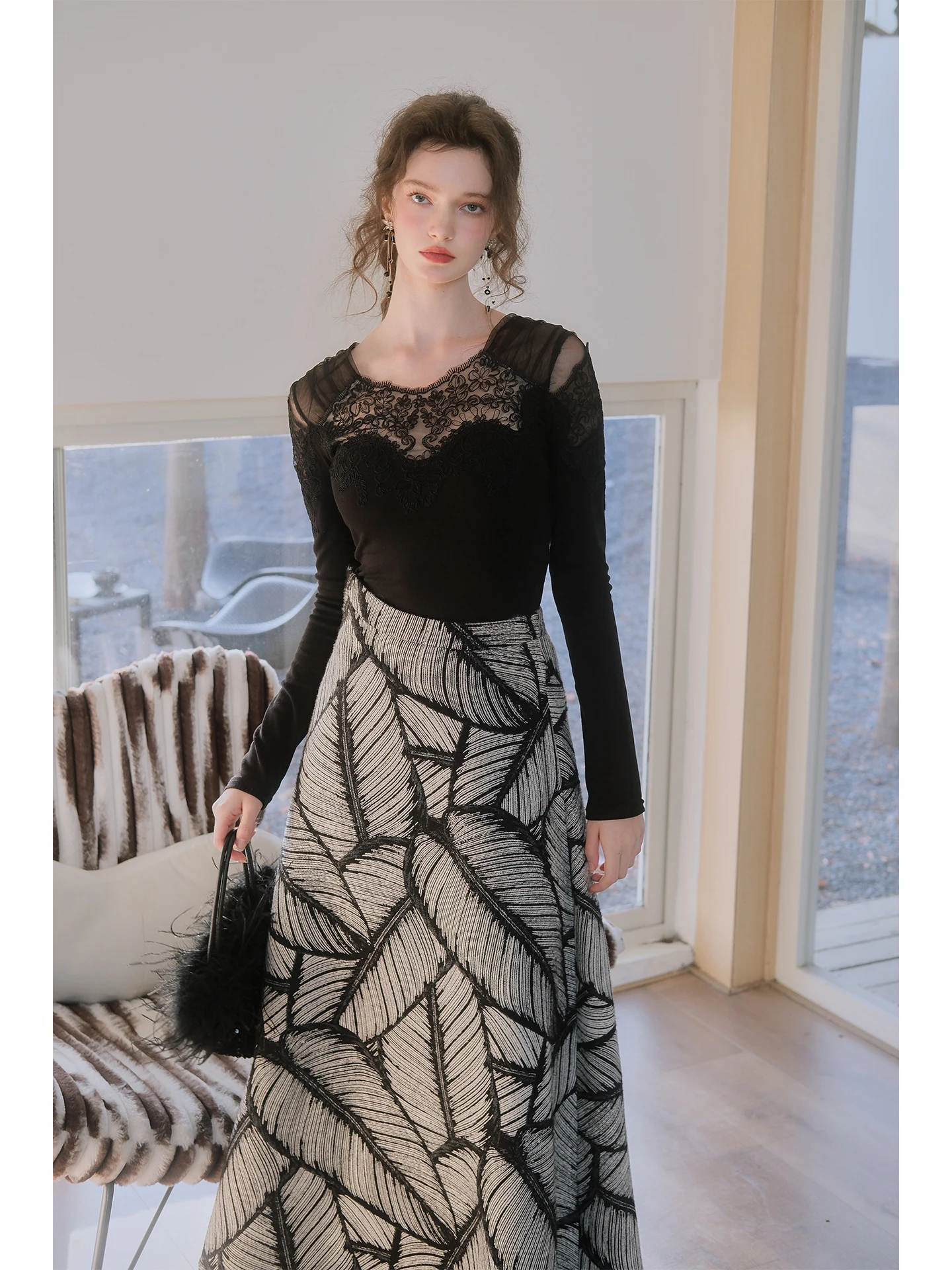 

Романтический кружевной декоративный топ приталенного кроя с широким подолом юбки от Uncle Peter Pan, часть коллекции Berlin Revival Faion Line