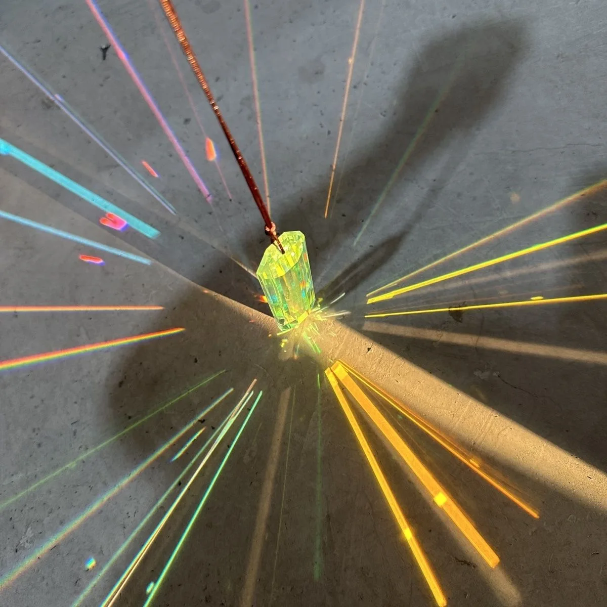 1Pcs Sunshine rainbow catcher, crystal diamond long pendant, rainbow refraction pendant, suitable for home and car decoration