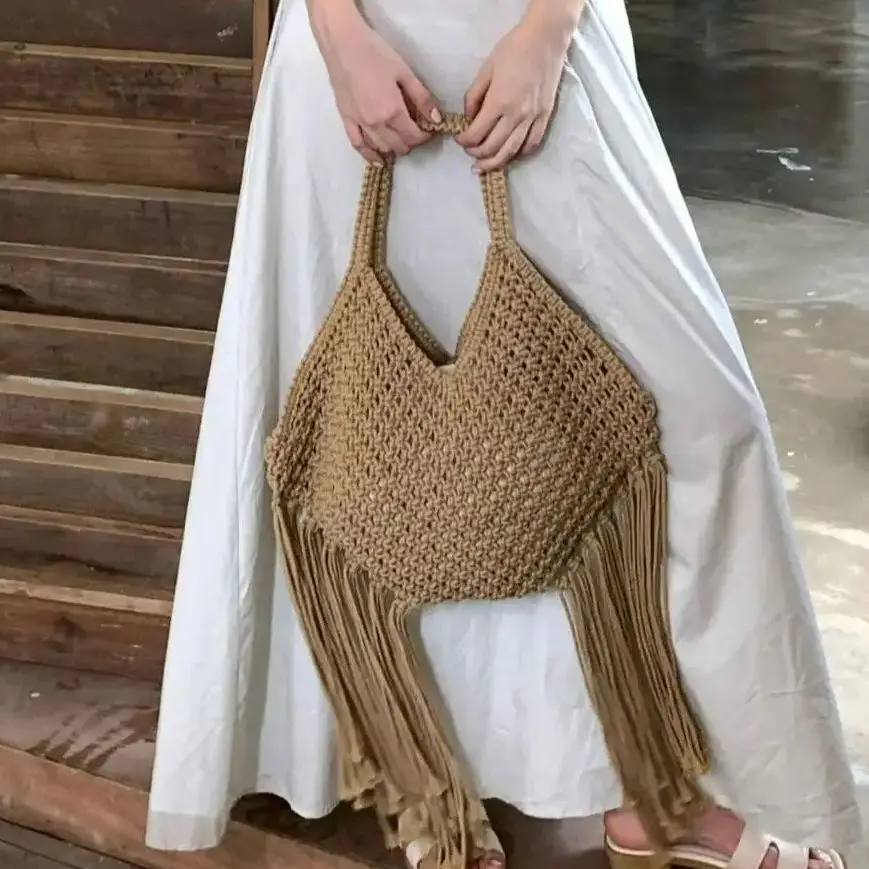 

Bohemian Women's Large Capacity Tassel Shoulder Bag 2025 Straw Weave Tassel Tote Summer Beach Bags