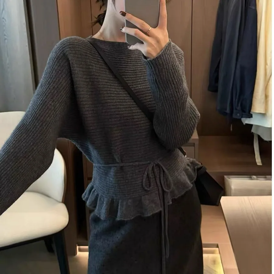

Women's Knitted Sweater with Ruffle Hem And Bear Fur Autumn Winter Faionable Base Layer Top with Belt Detail