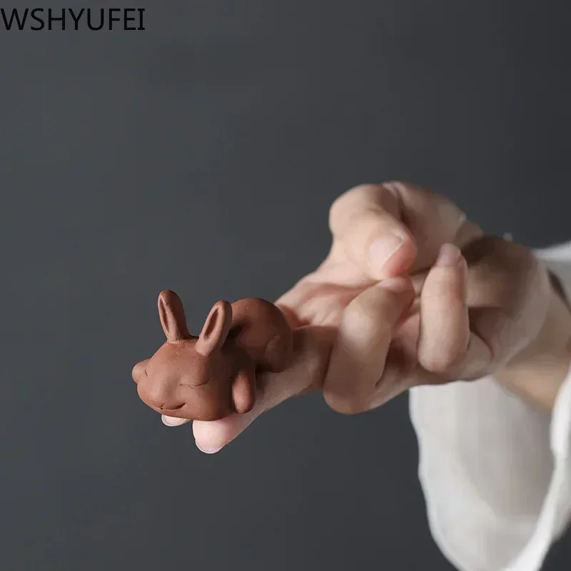 1PCS Handmade Purple Clay Fingertip Tea Pet Rabbit Statue Tea Figurine Ornament Boutique Oolong Tea Table Accessories Decoration