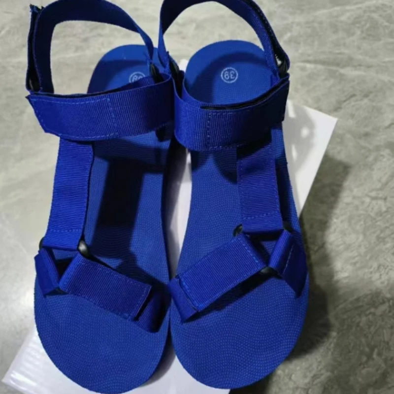 2024 Nieuwe Zomer Dames Sandalen Modieuze Zachte Anti Slip Schuim Katoenen Schoenen Dikke Zolen Slijtvaste Casual Strandschoenen 36-43