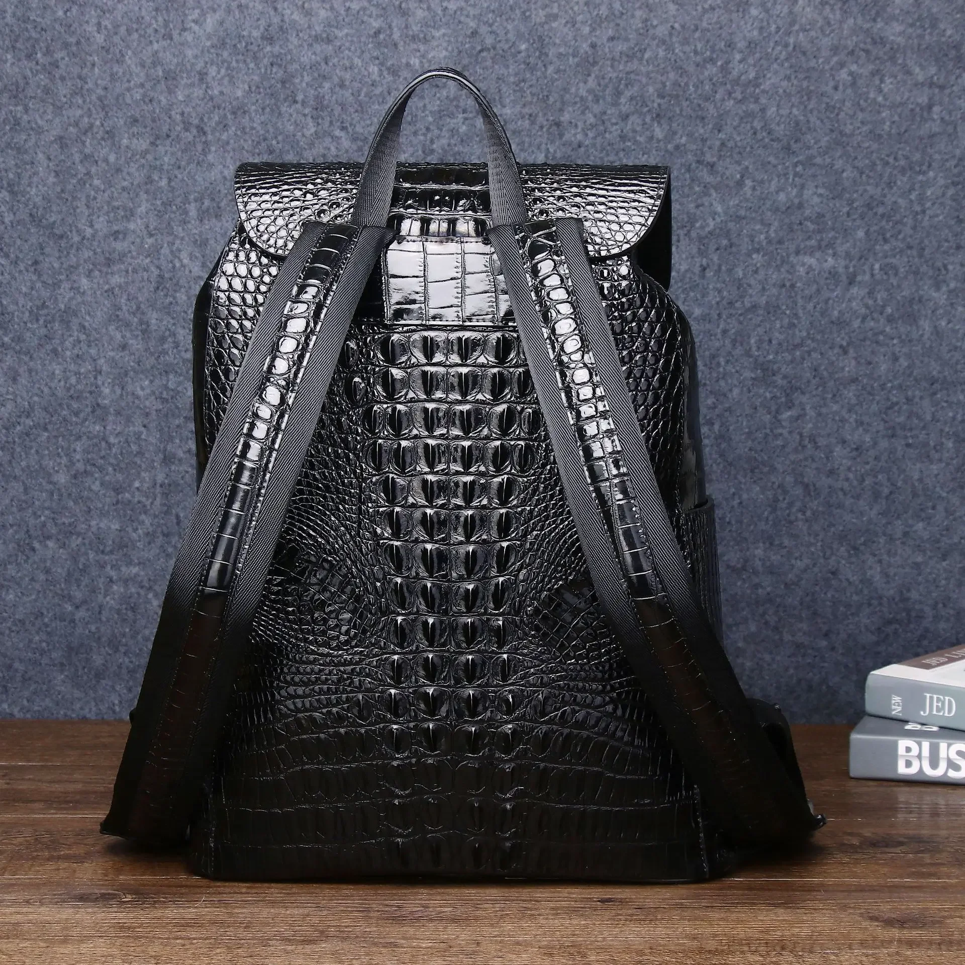 New Brand Crocodile Pattern Genuine Leather Men Backpacks Real Natural Leather Student Backpack Boy Luxury Computer Laptop Bag