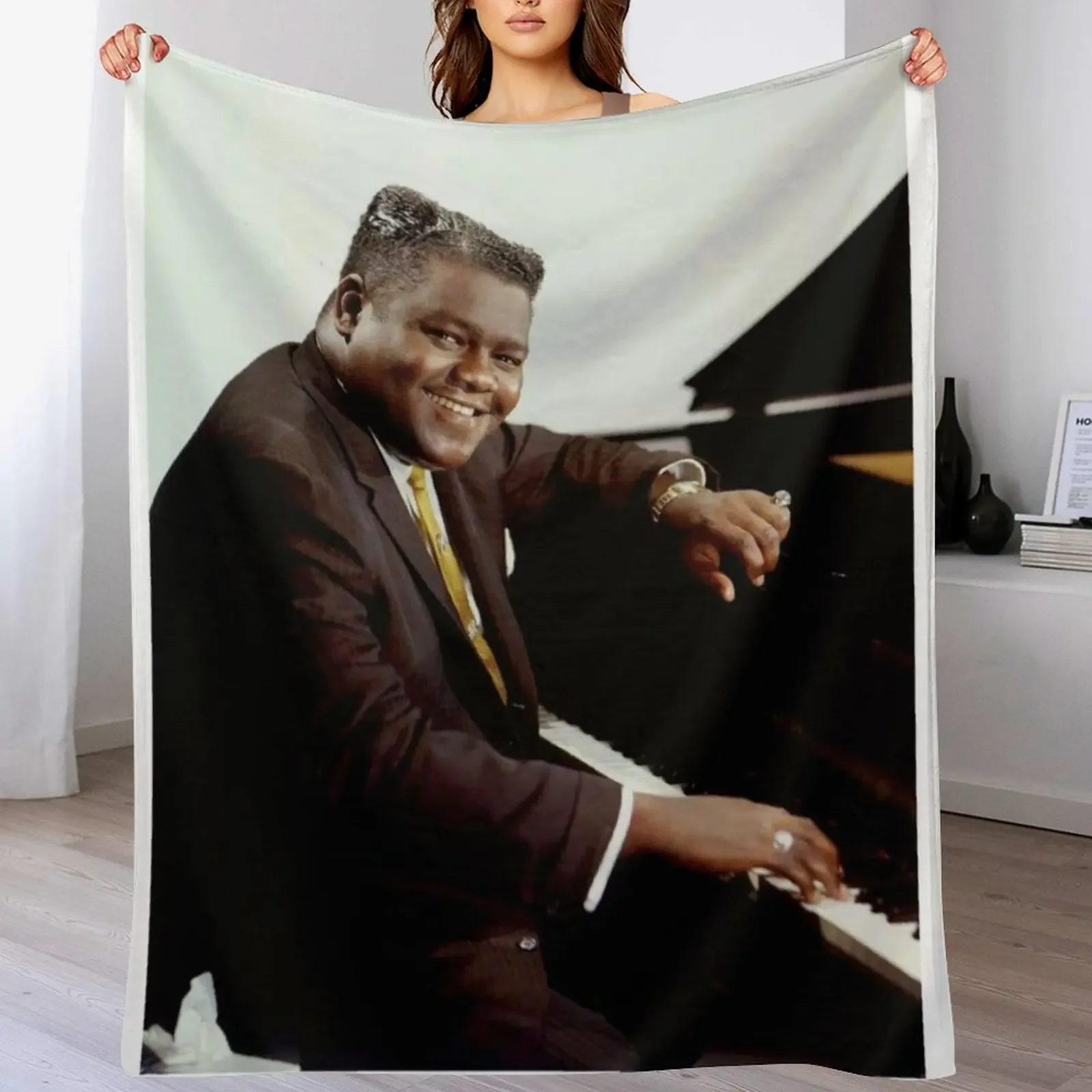

Fats Domino Throw Blanket Lightweight Warm Blanket for Indoor Outdoor Use