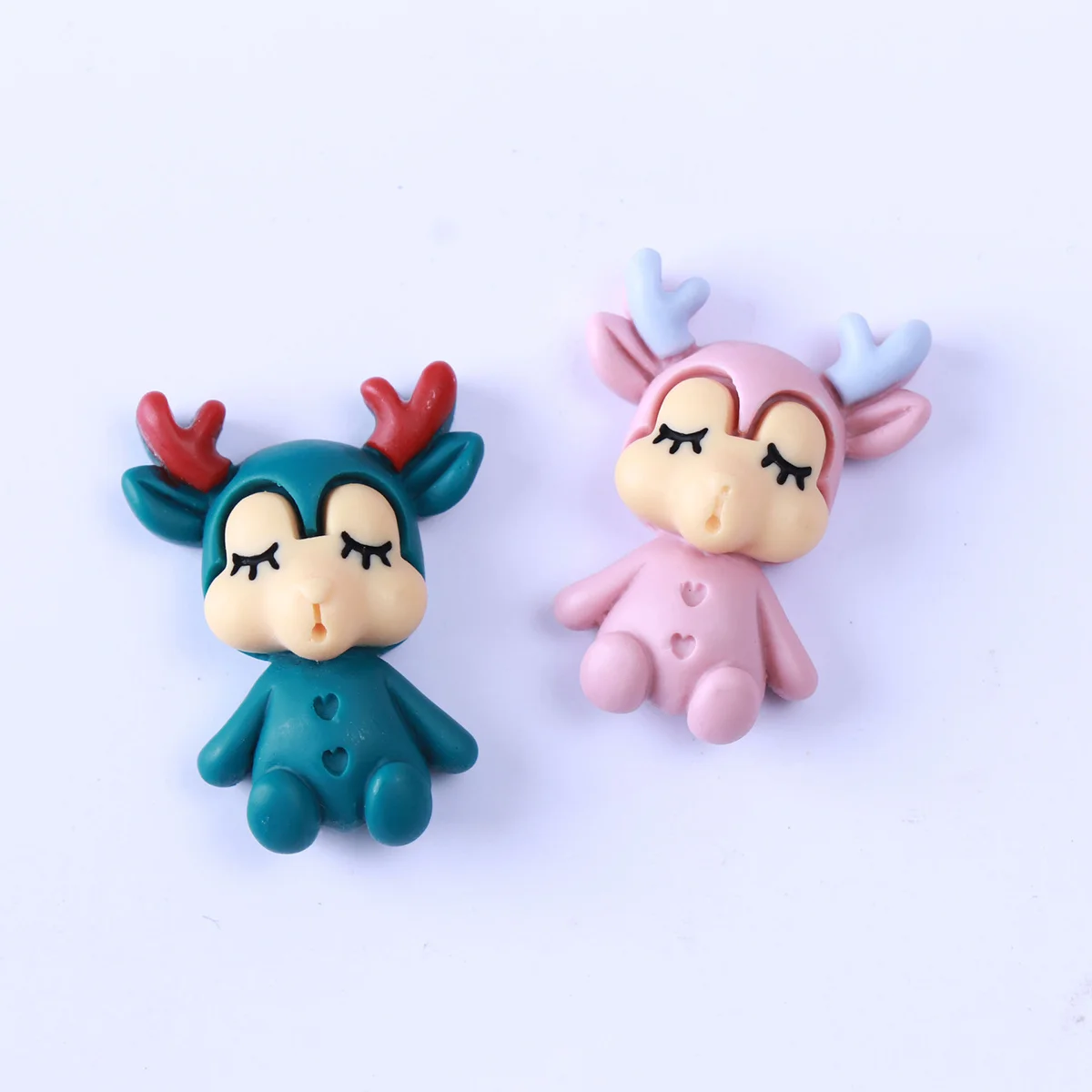 

50Pcs Mini Deer Ornament Resin DIY Pendant for Home Car Bag Decoration Fun Cartoon Animal Accessory Gift for Friends