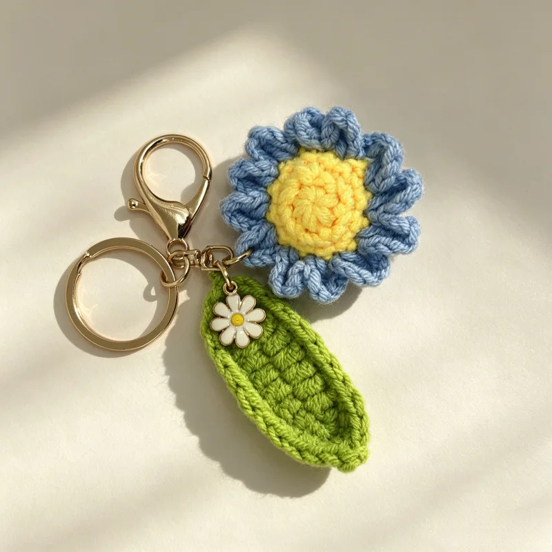 Niedlicher Gehäkelter Gänseblümchen-Schlüsselanhänger Handgemachter Gewebter Mini-Blumenanhänger Gestrickter Blumen-Schlüsselring Taschendekoration Liebevolles Geschenk – Detail 6