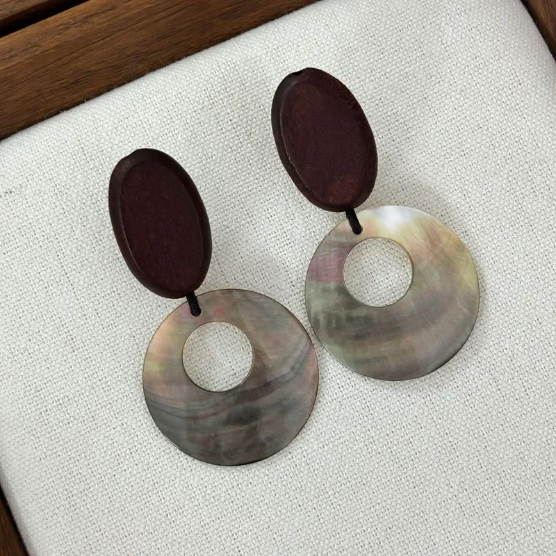 Vintage dark brown wood splicing black fritillary earrings niche long earrings holiday style matte wooden earrings