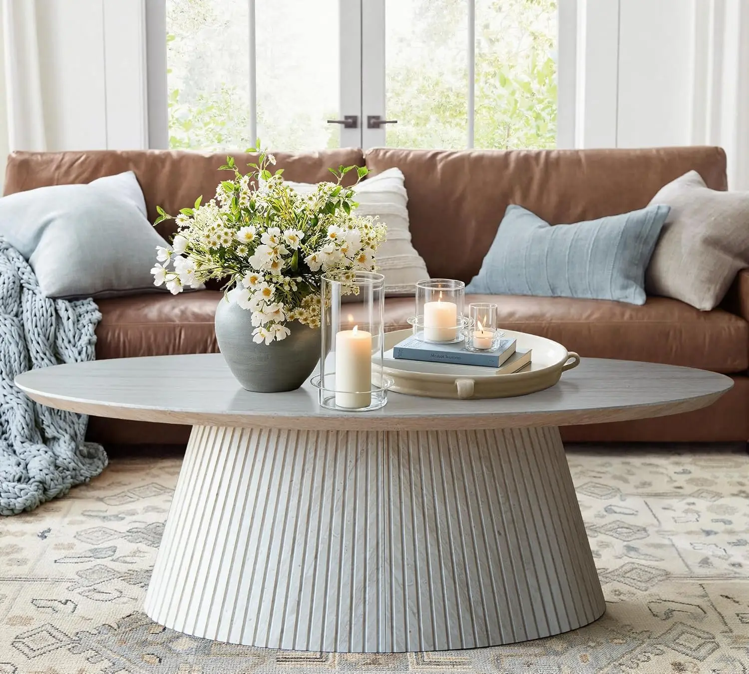 

Овальный журнальный столик, современный журнальный столик из искусственного камня с рифленым дизайном, столик из травертина с коническим основанием, на заказ