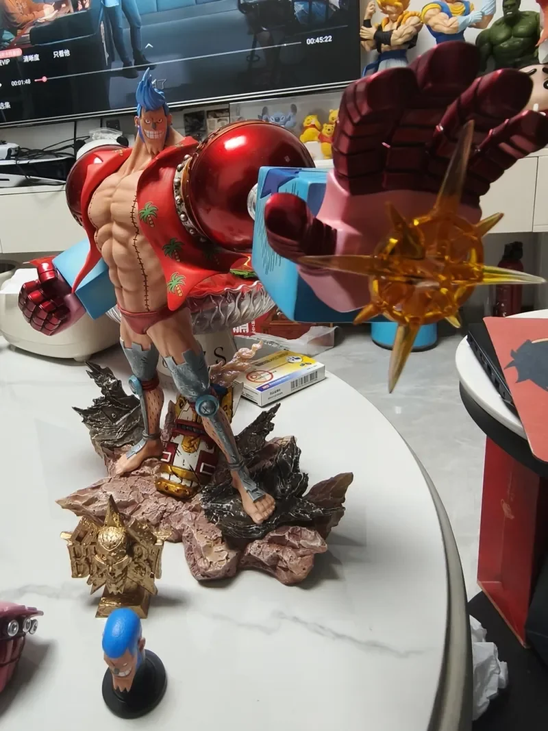 ワンピース アニメ周辺デスクトップ装飾置物 フランキー フィギュア 二次元 麦わら帽子共鳴モデル