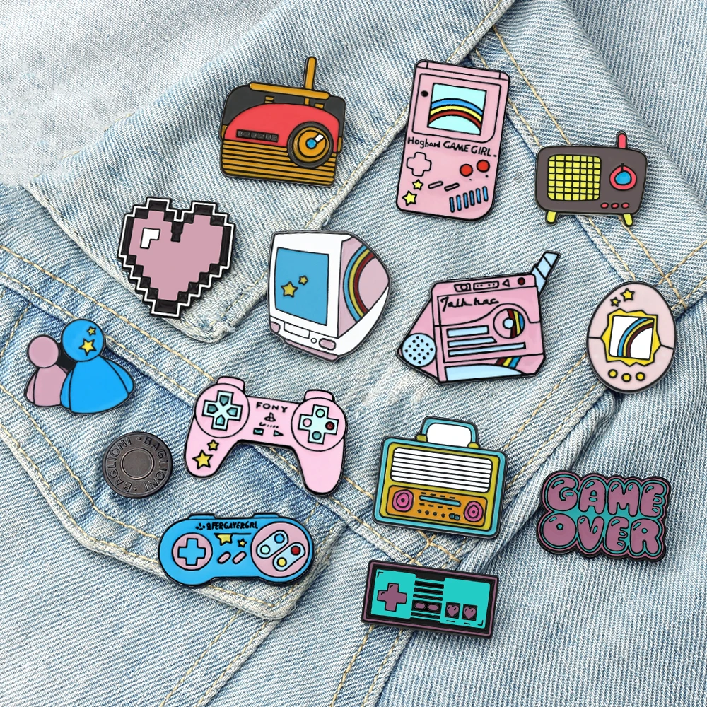 PLAY! Retro Arcade Game Enamel Pins Cartoon 90s Gamepad Brooch Bag Denim Shirt Collar Badges Lapel Pin for Friends Gifts Jewelry