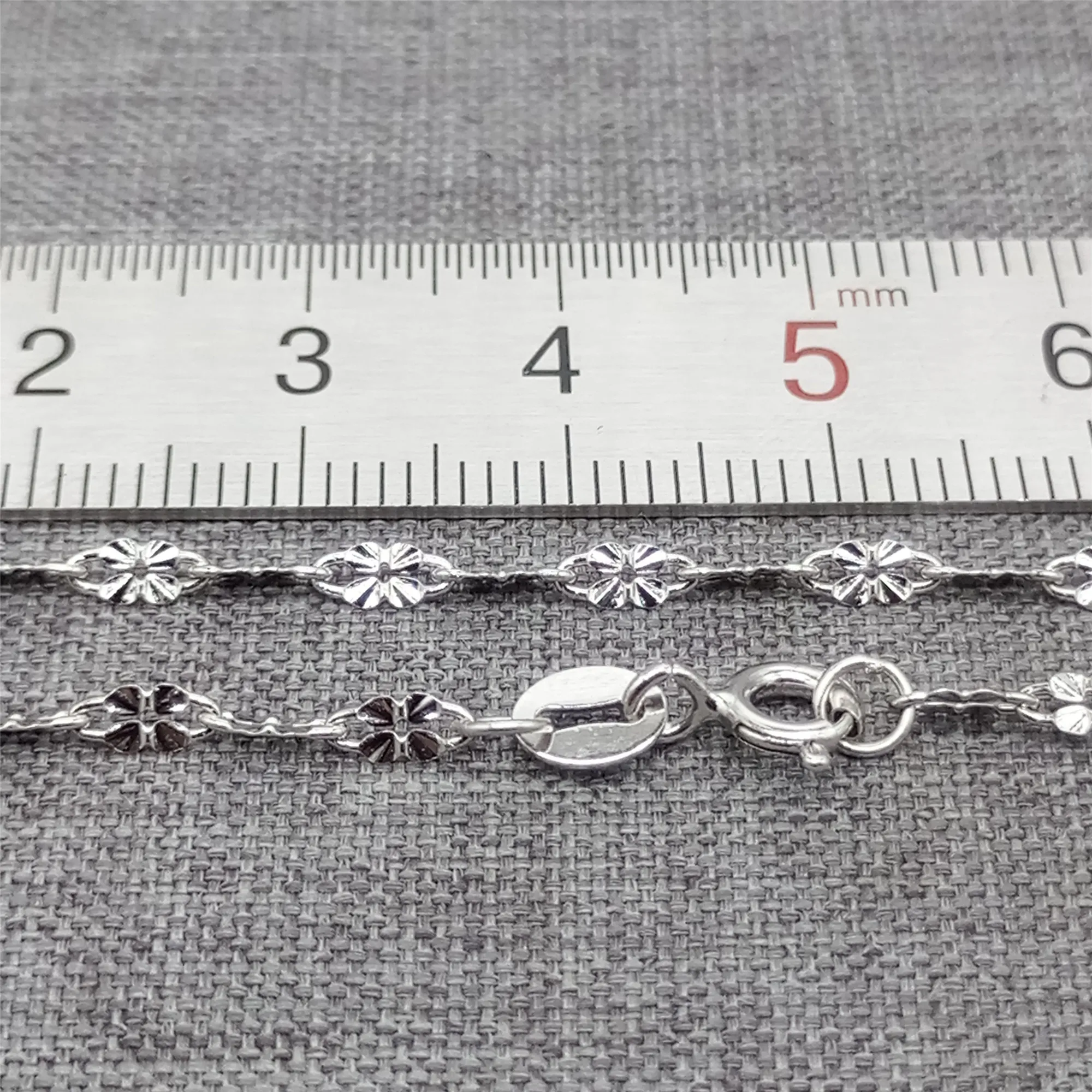 Butterfly Cable Chain Necklace 2.4mm 18 Inches in 925 Sterling Silver with Rhodium Plating
