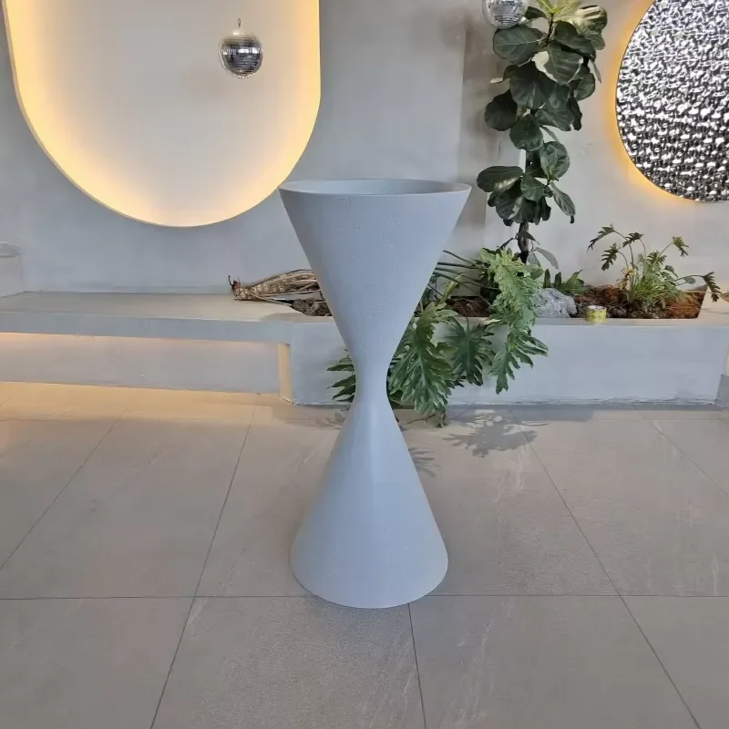 for Modern Fiberglass Resin Planter Pots Large Garden Flower Planters High Strength for Wholesalers