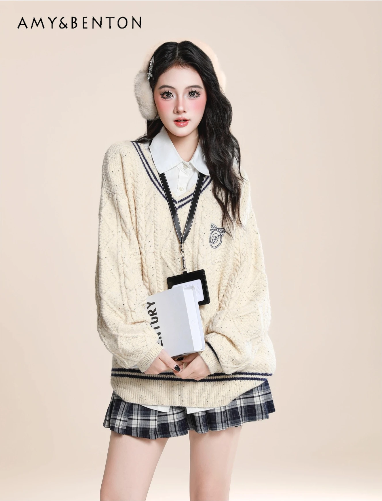 

Autumn Winter American Retro College Style Embroidered V-Neck Knit Apricot Sweater for Women New Loose Casual Gray Sweater